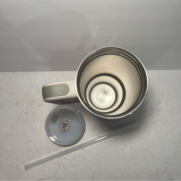 Stanley 30 oz Stainless Steel H2.0 Quencher tumbler | Screw On Lid | Dune Cream - Picture 4 of 6